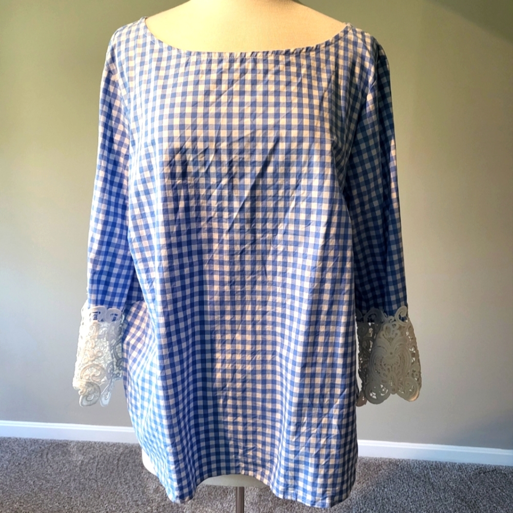 Liz Claiborne Career –Blue/White Checker Top w/Crochet Flared Sleeves (Size XXL)